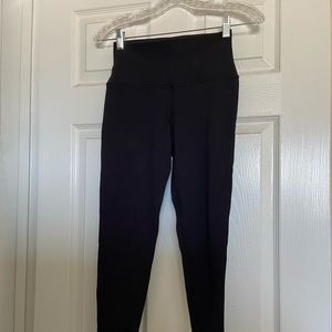 ALO Yoga High Rise 7/8 Leggings Size S in black